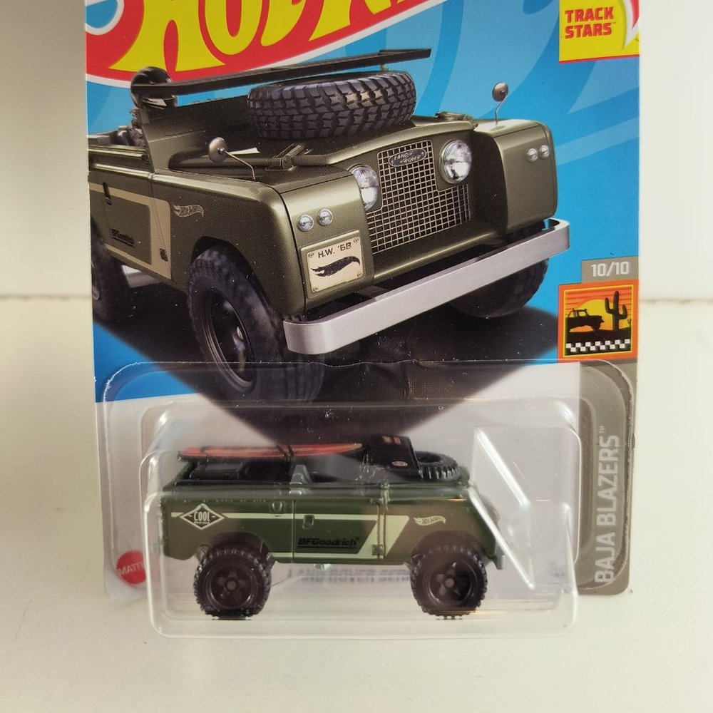 B23 Hot Wheels Land Rover Series II with shipping protector b23